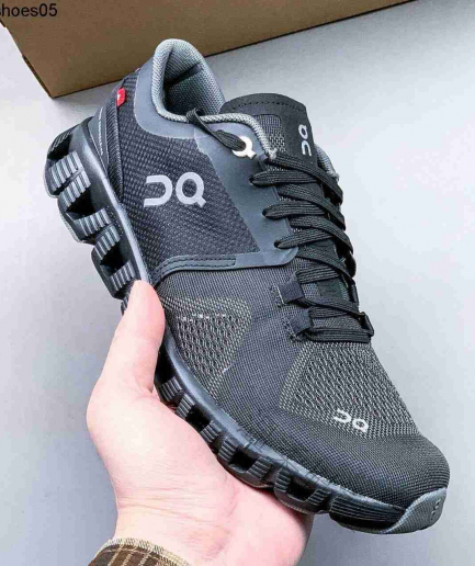 On Running J - Full Black